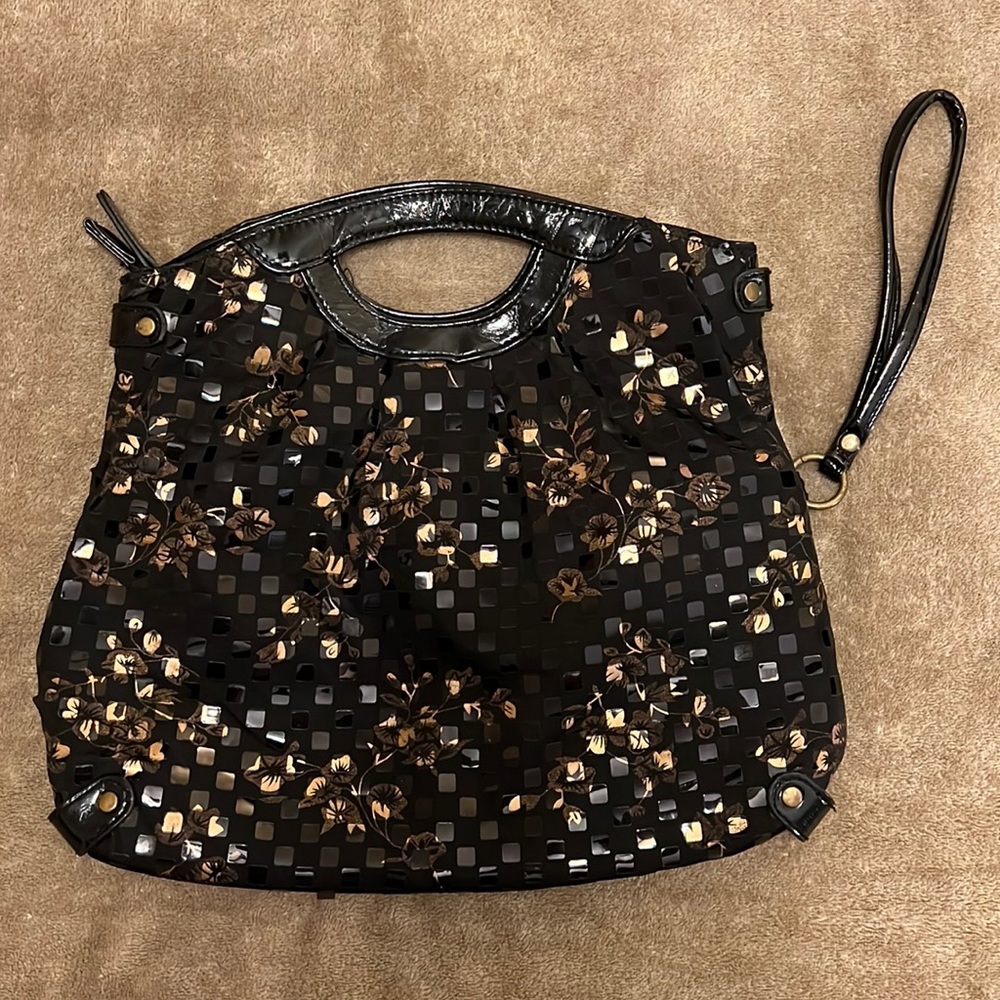 💛Black/Gold Handbag w/Wrist strap💛
